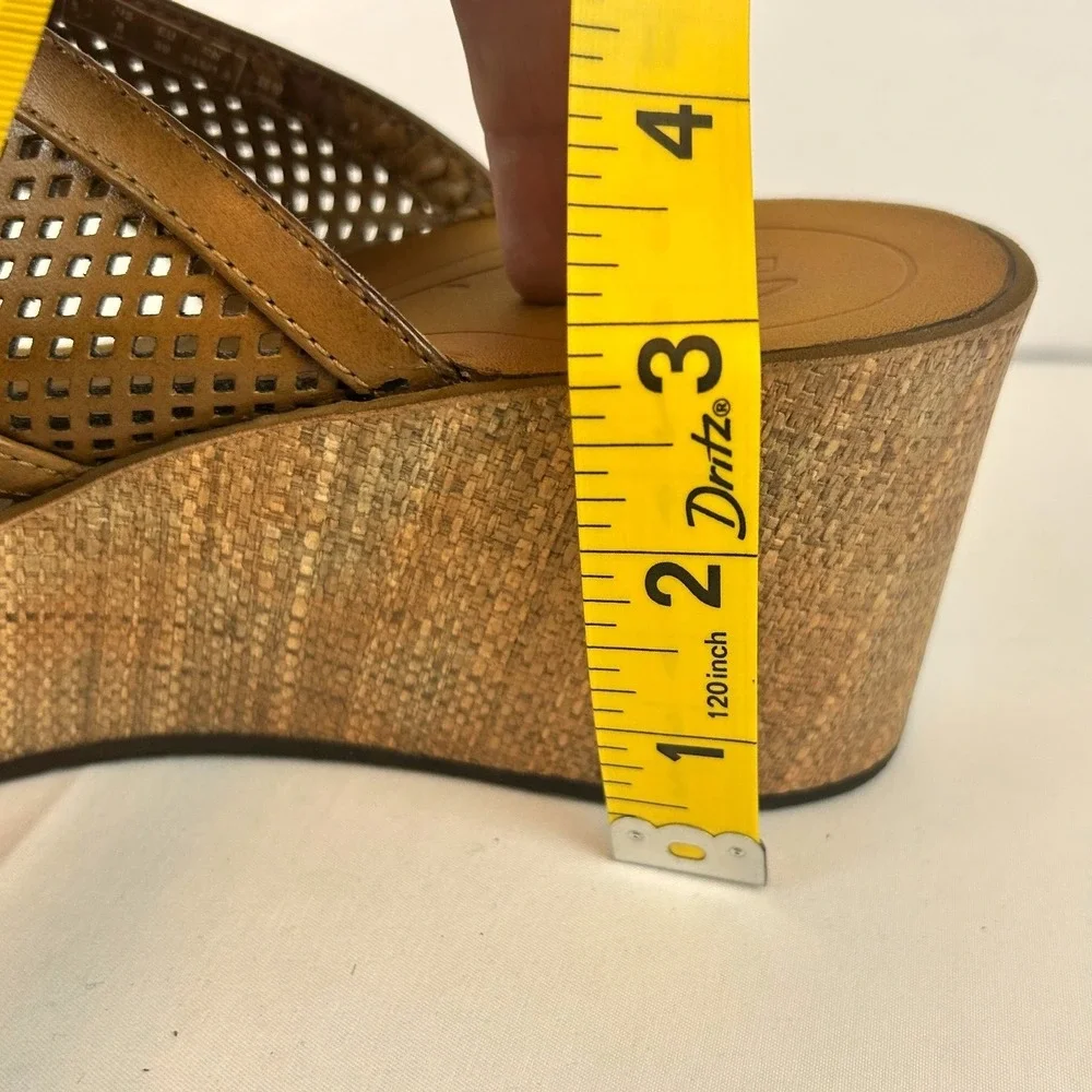 Clarks Collection Brown Perforated Flip Flop‎ Wedge Sandals Womens 8M